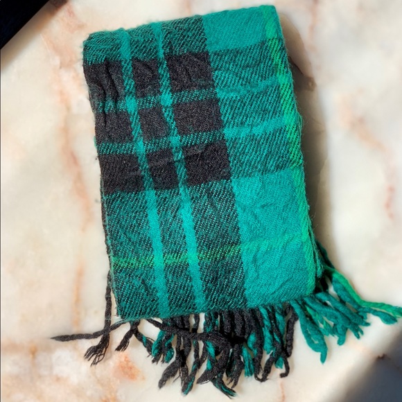 PLAID SCARF_GREEN + BLACK - Picture 6 of 6